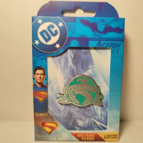Superman DC Comics Daily Planet Limited Edition Enamel Pin Official Badge - Picture 1 of 3